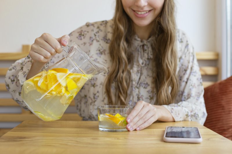 Limonlu Su İçmenin Faydaları