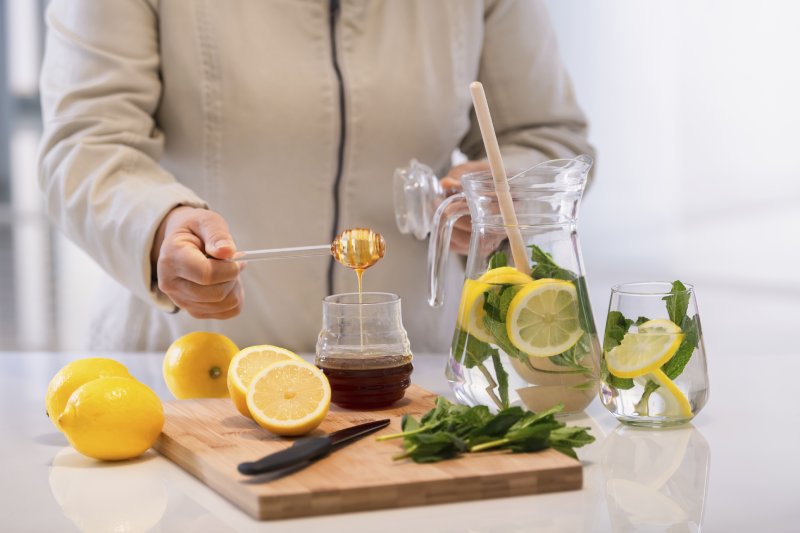 Limonlu Su İçmenin Yararları